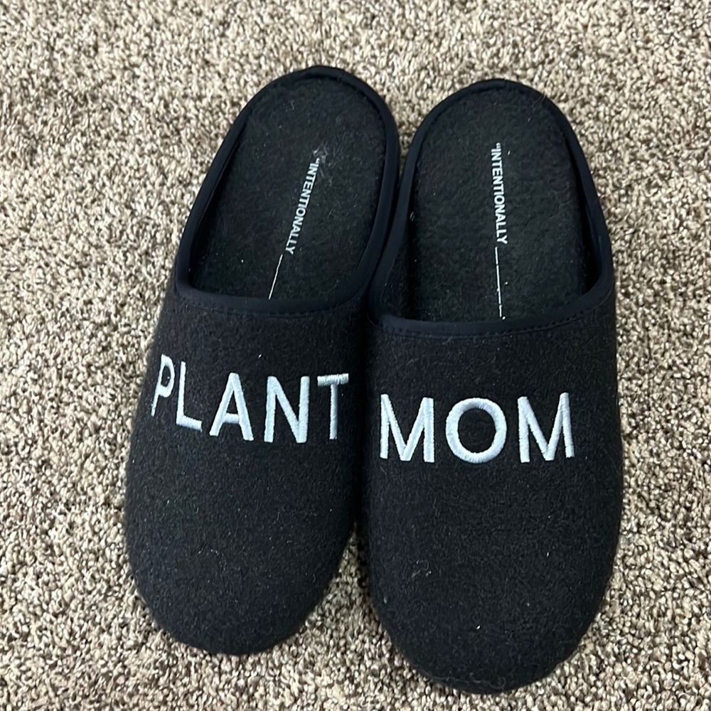 Plant Mom slippers